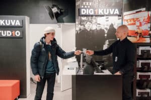 CV-kuva, yrityskuvaus, henkilöstökuvaus Tunnin Kuvalta.