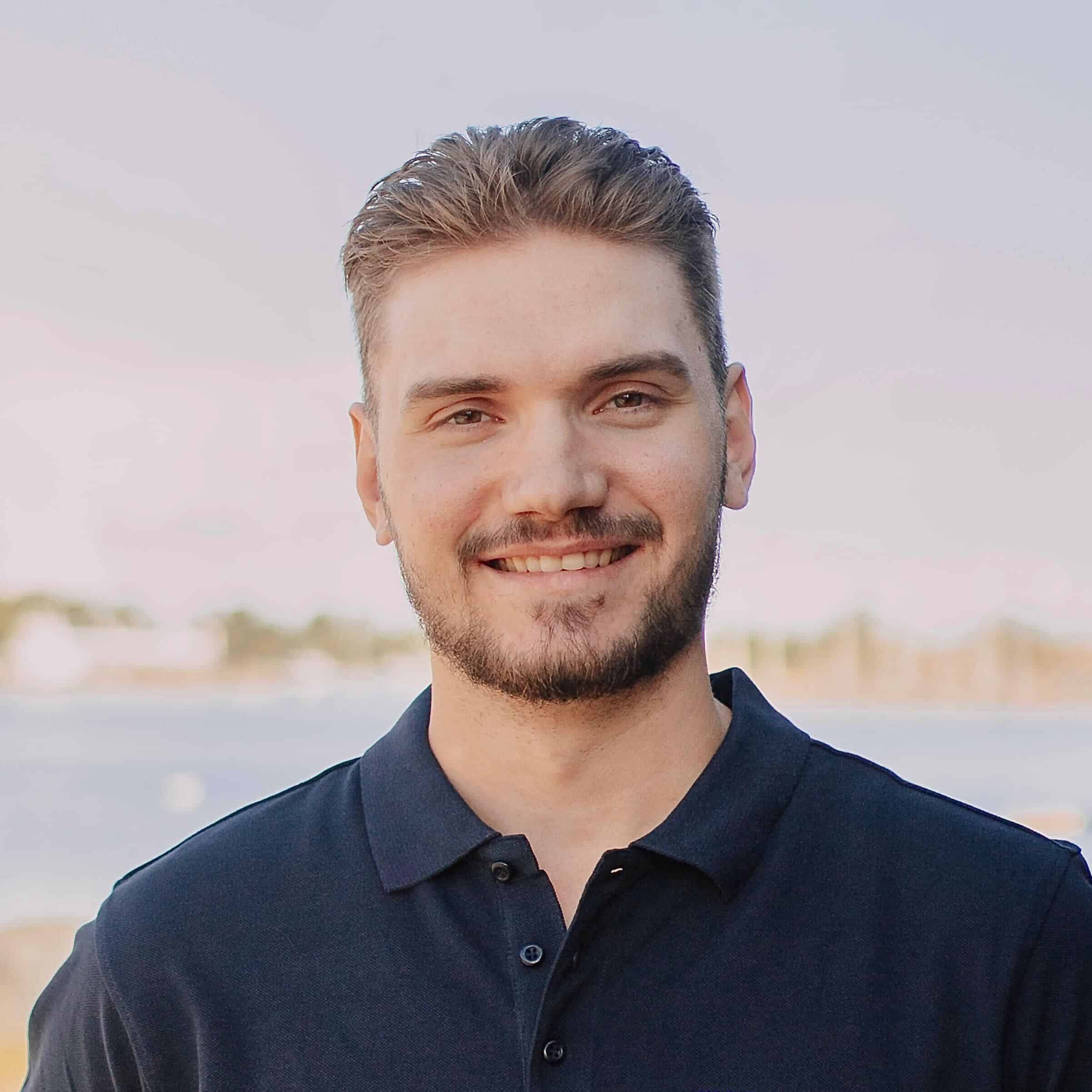 Yritysmyynti Tunnin Kuva, Antton Eskola.